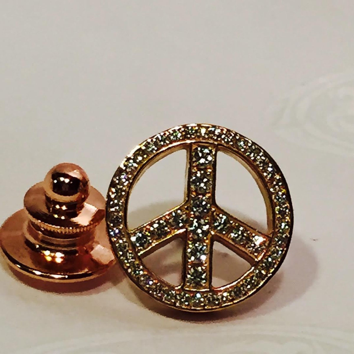 18K Rose Gold Peace Sign Pin with VS1 Diamonds 50 Stones
